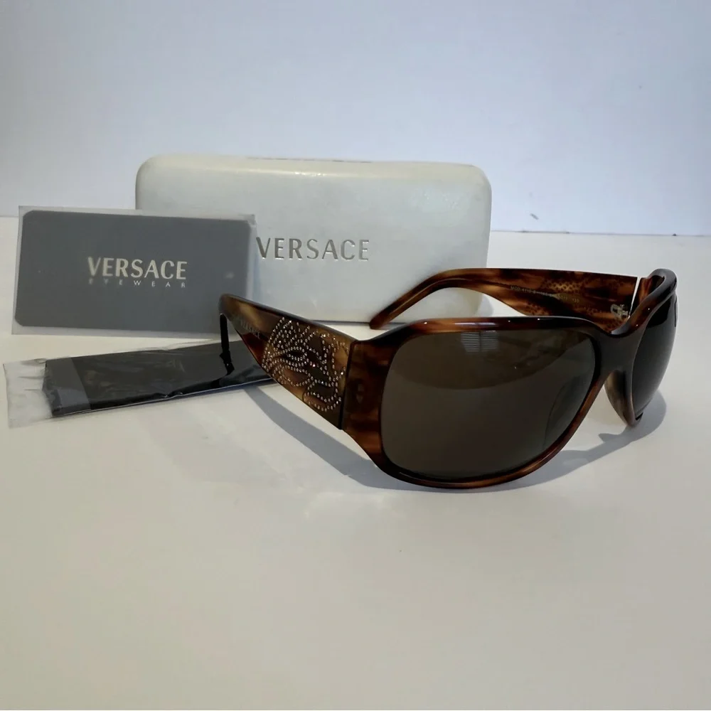 ๐ Authentic Versace Brown Sunglasses with Swaroski Crystals Details - Picture 1 of 11